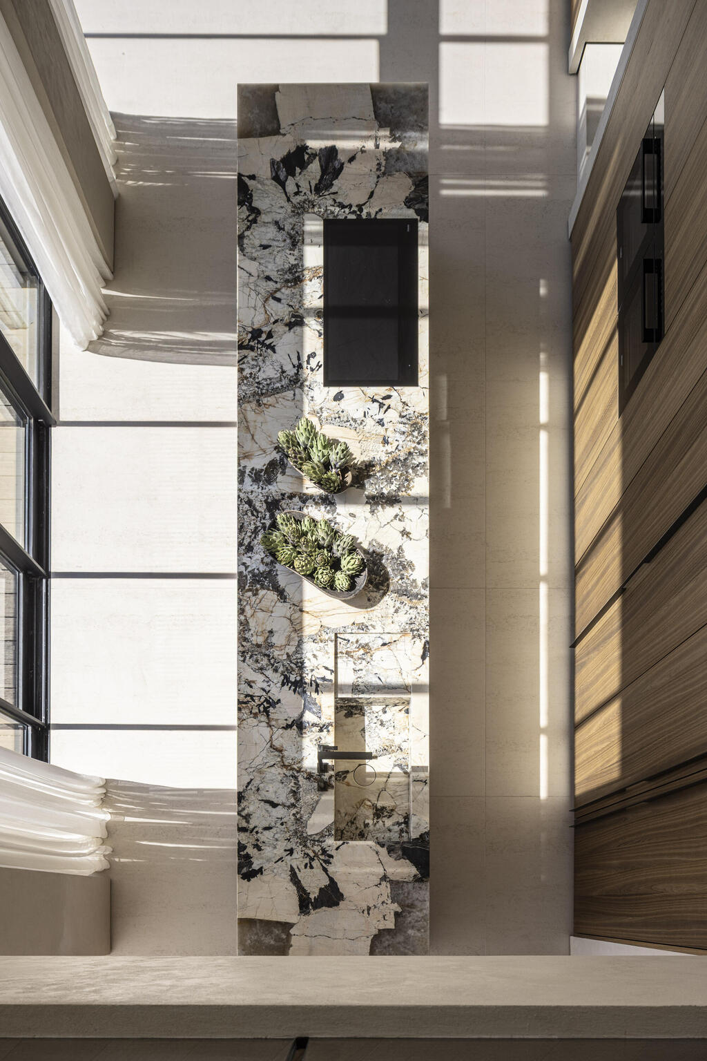 פנטהאוז במגדלי בבלי, אדריכלות: גל נאור, ריהוט: אריק בן שמחון