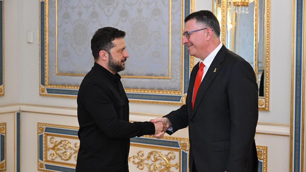 שר החוץ גדעון סער נפגש בקייב עם נשיא אוקראינה וולודימיר זלנסקי