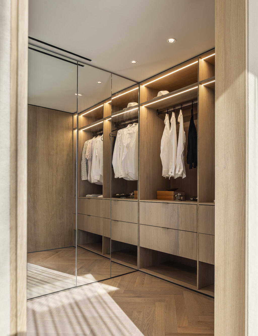 פנטהאוז במגדלי בבלי, אדריכלות: גל נאור, ריהוט: אריק בן שמחון