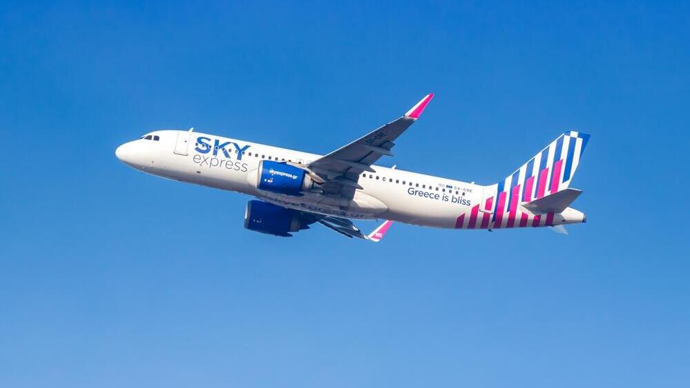 Gradual return of foreign airlines to Israel has significantly increased the supply and variety of flights (Photo: Markus Mainka / Shutterstock) מטוס איירבוס A320neo של חברת סקיי אקספרס