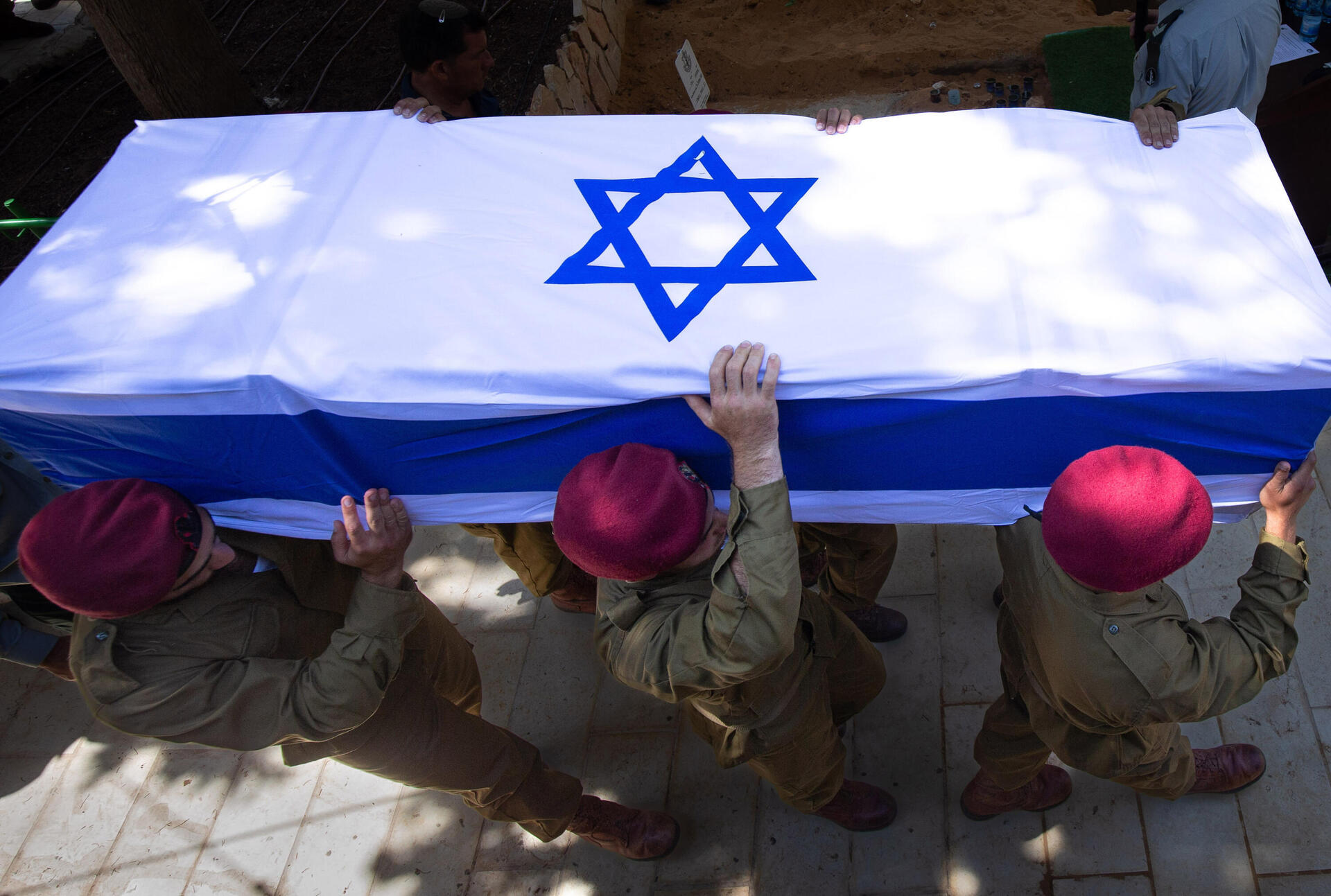  רב"ט דן מנדל פיליפסון ז"ל, לוחם בהכשרה בבא"ח צנחנים, שם קץ לחייו  