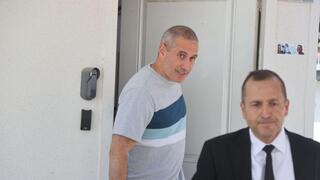 חבר הכנסת חנוך מילביצקי יוצא מהחקירה ב-433