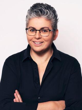 Dr. Bella Barda Bareket 