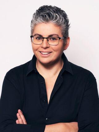 Dr. Bella Barda Bareket 
