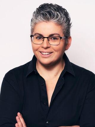 Dr. Bella Barda Bareket 