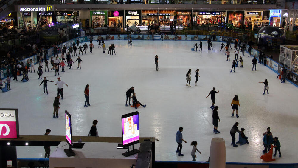 Каток в торговом центре Ice Mall в Эйлате 