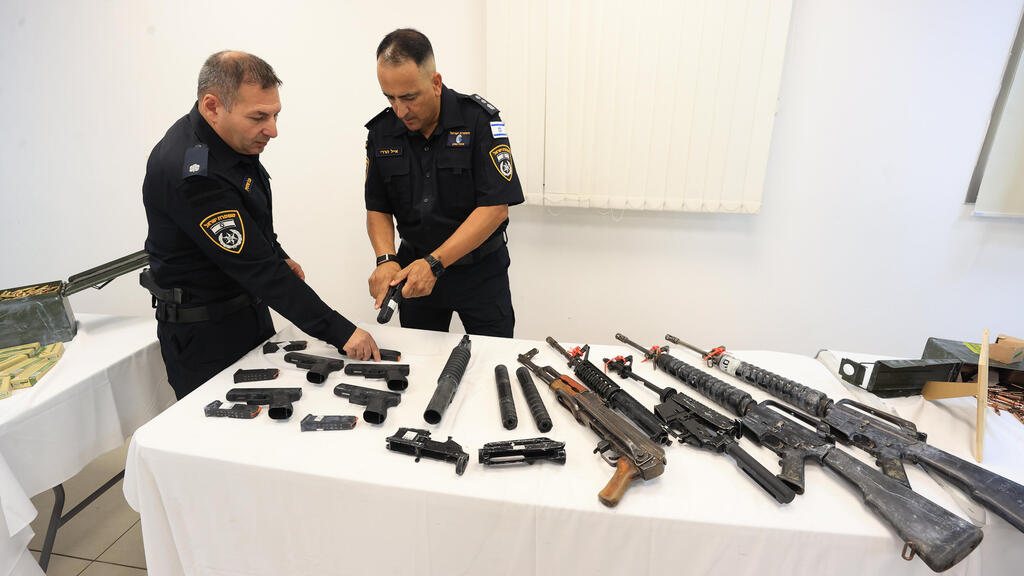 המשטרה עצרה שבעה חשודים שעסקו בסחר באמל"ח צבאי ביו"ש