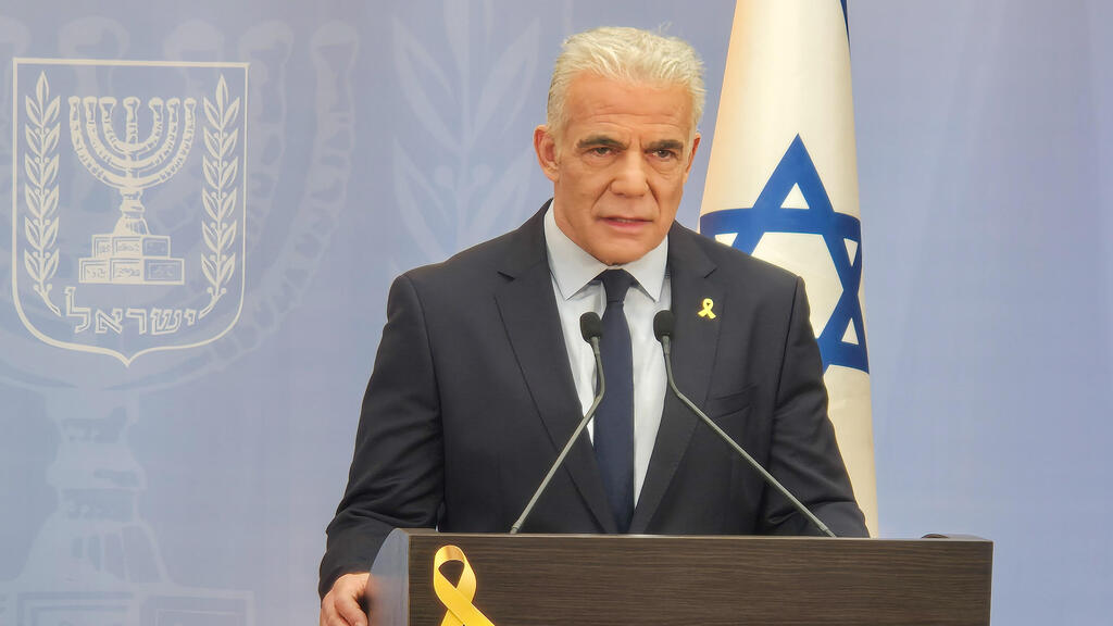 יאיר לפיד בהצהרה לתקשורת