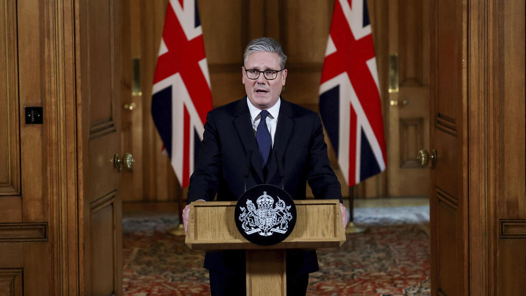 British Prime Minister Keir Starmer: If Israel does not act to end the "appalling situation" in Gaza - we will recognize a Palestinian state (Photo: Toby Melville, Pool Photo via AP) ראש ממשלת בריטניה קיר סטרמר: אם ישראל לא תפעל לסיום "המצב המחריד" בעזה - נכיר במדינה פלסטינית