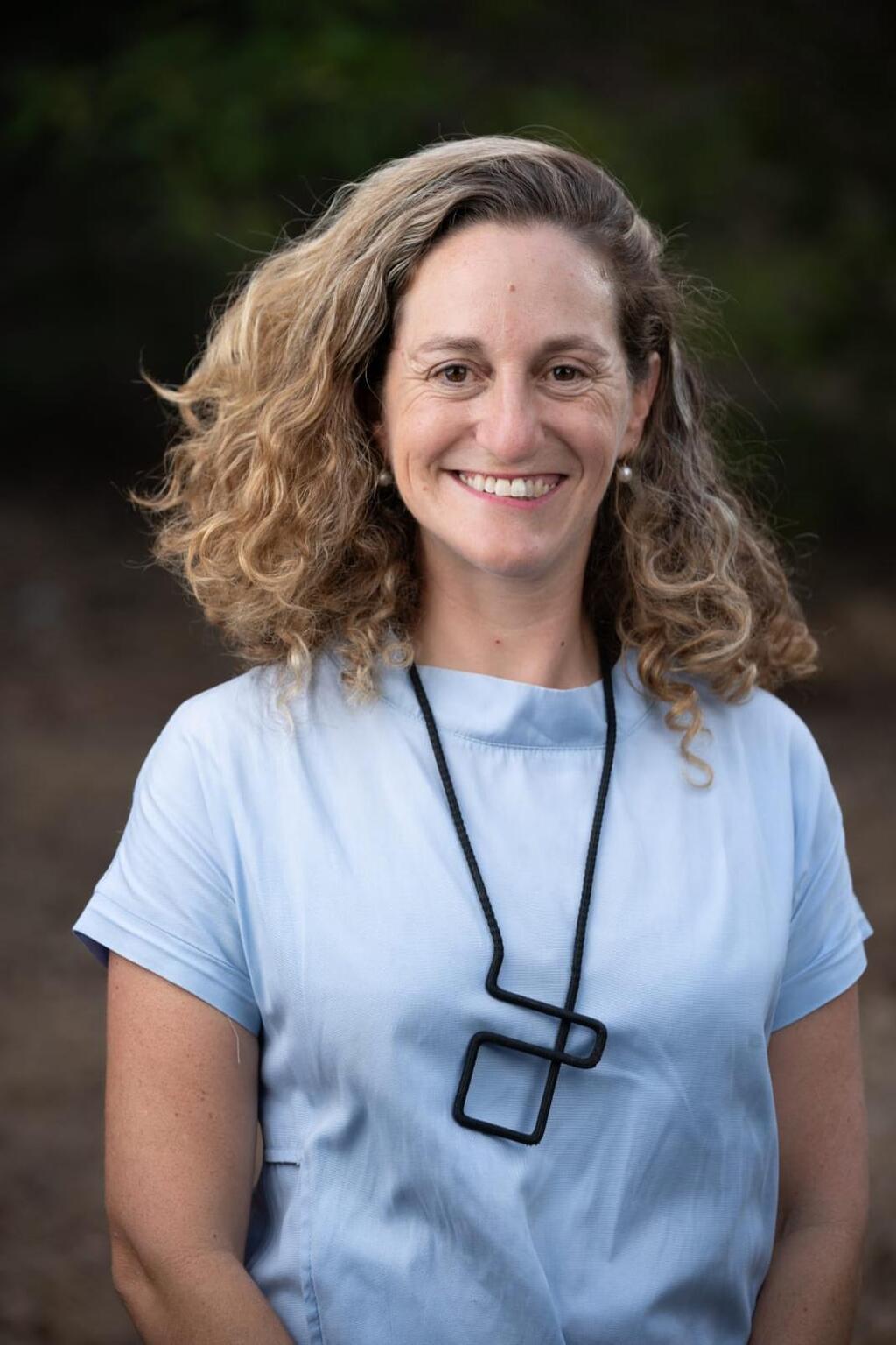 ד"ר נגה בראור-בינג