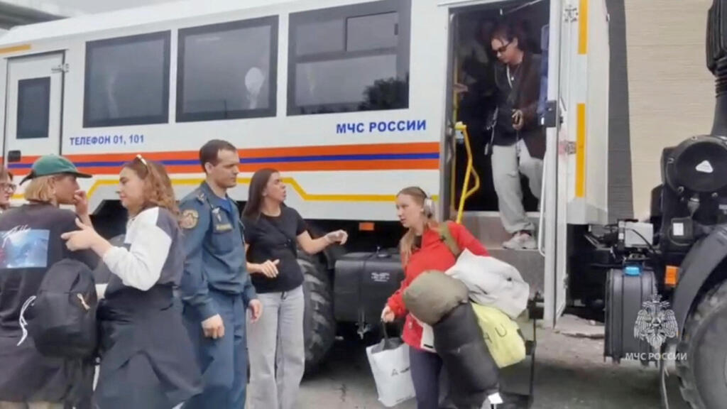 רוסיה קמצ'טקה פינוי תושבים אחרי רעידת אדמה רעש חשש צונאמי