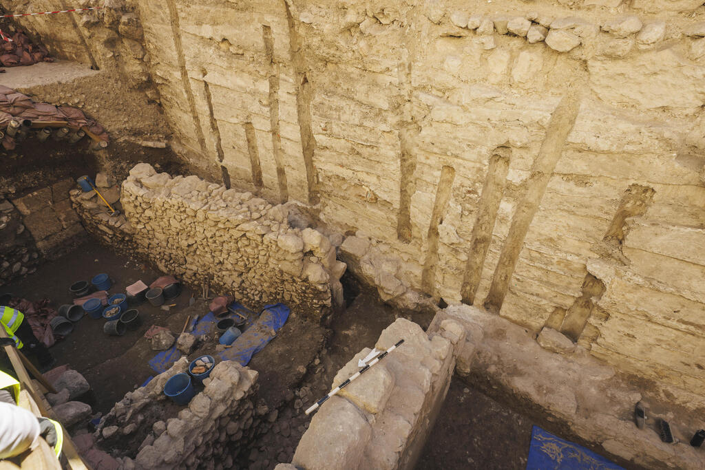 4.	החפירה הארכיאולוגית שבה נחשף המטבע