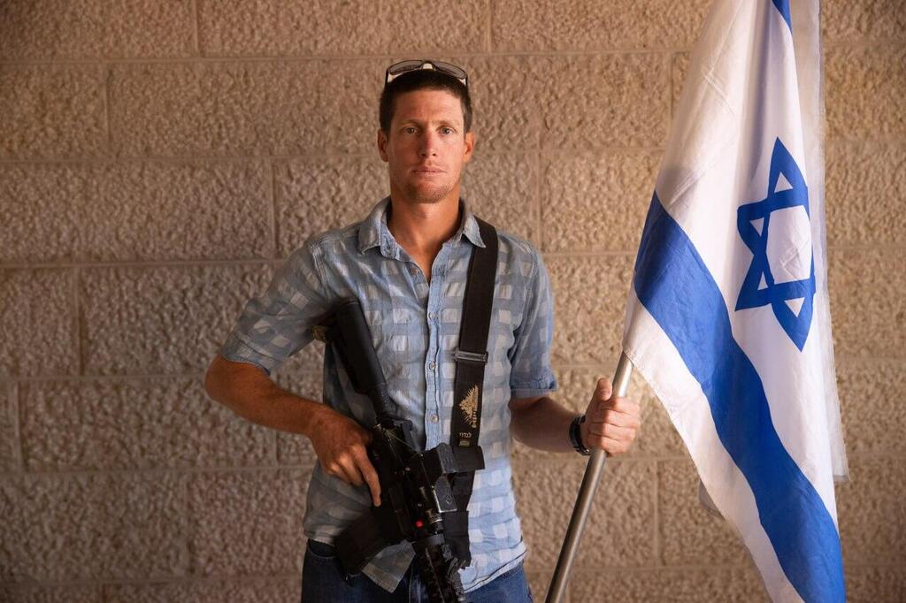 יוחאי וילוזני, בילדותו התגורר בגוש קטיף, פונה משם וכעת 20 שנה אחרי חזר כלוחם לשם ברצועת עזה