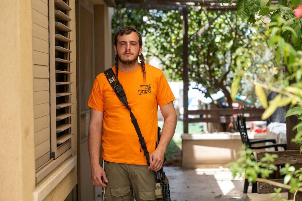 יהודה ברטוב, בילדותו התגורר בגוש קטיף, פונה משם וכעת 20 שנה אחרי חזר כלוחם לשם ברצועת עזה