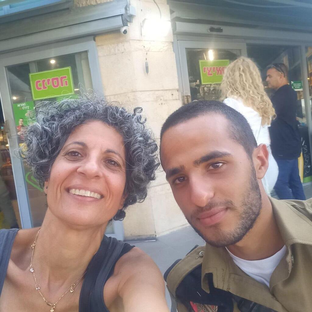 נמרוד כהן ואימו ויקי 