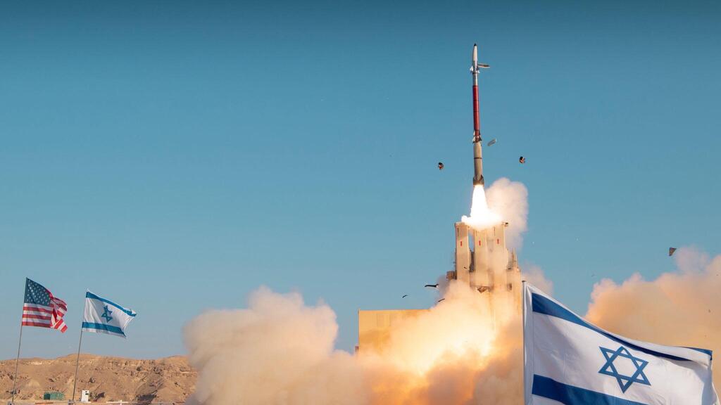 תיעוד: ניסויים במערכת ההגנה האווירית "קלע דוד"