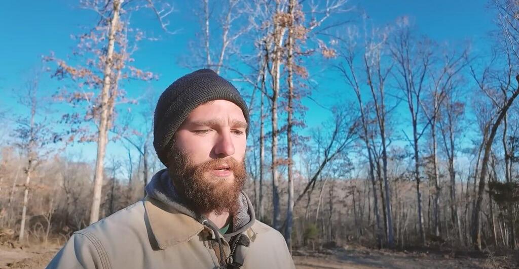 בחזרה לאדמה עיירה יישוב לבן לבנים בלבד רק ארקנסו ארה"ב ארהב ארצות הברית דרום אריק ארוול פיטר סרי אנטישמיות אוזרק אוזרקס