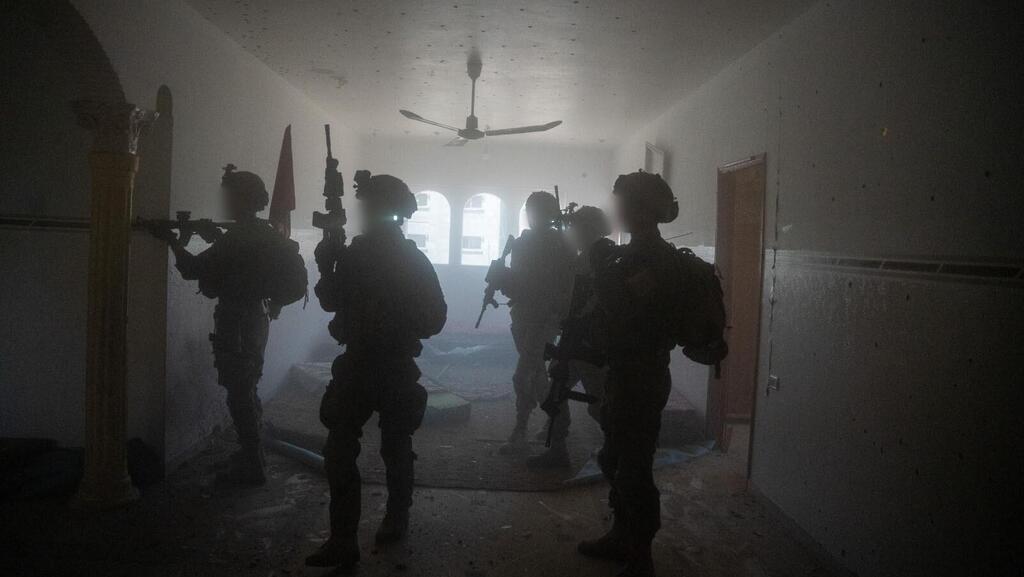 IDF troops operate in Khan Younis (Photo: IDF Spokesperson's Unit) פעילות כוחות צוות הקרב של חטיבת כפיר בדרום חאן יונס