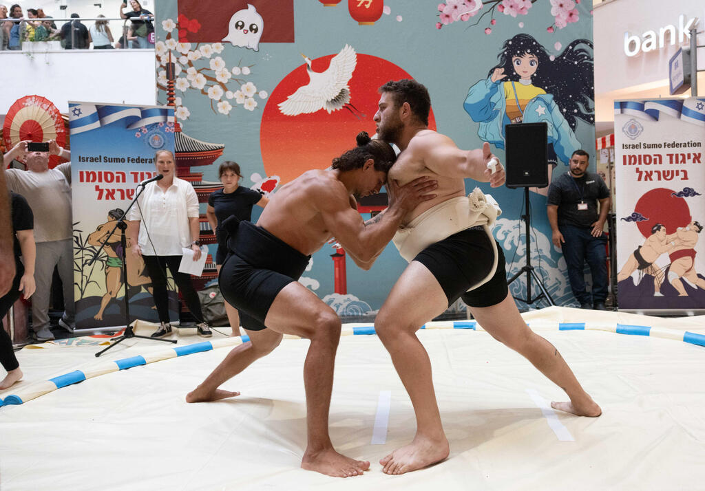 An exhibition sumo wrestling match, Dizengoff Center, Tel Aviv 
