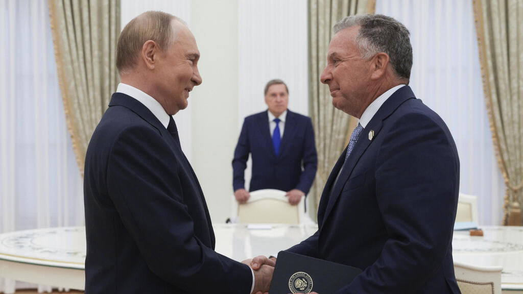 Putin and Witkoff (Photo: Gavriil Grigorov, Sputnik, Kremlin/ AP) נשיא רוסיה ולדימיר פוטין נפגש עם סטיב וויטקוף ב קרמלין