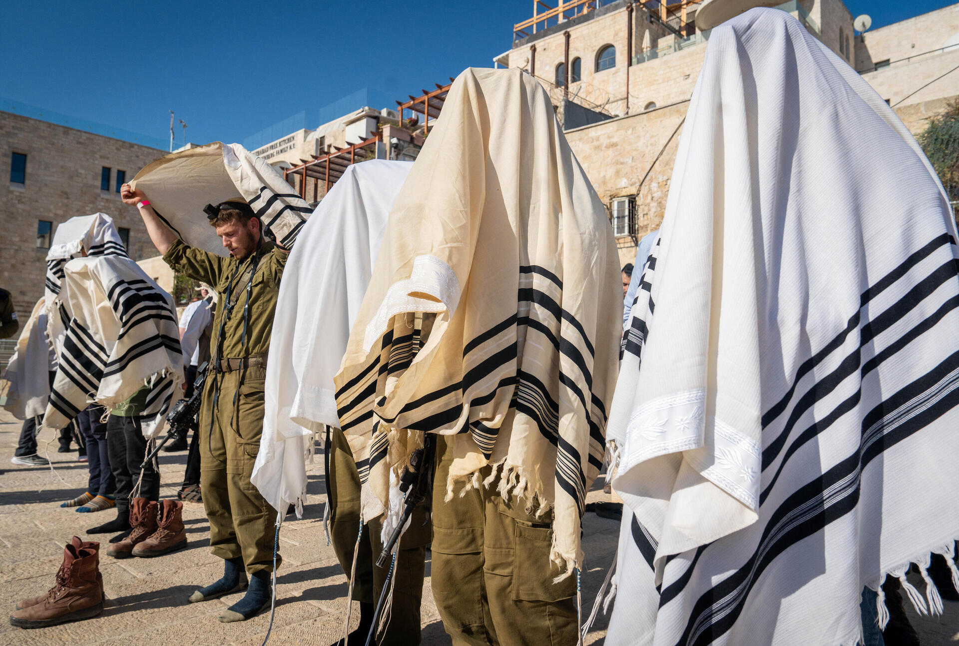 חיילי חטיבת החשמונאים בטקס סיום מסע הכומתה 