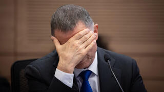 יולי אדלשטיין, יו"ר ועדת חוץ וביטחון, מודח מתפקידו 