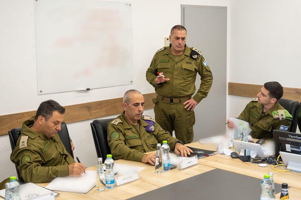 הרמטכ״ל אייל זמיר בהערכת מצב בפיקוד הדרום