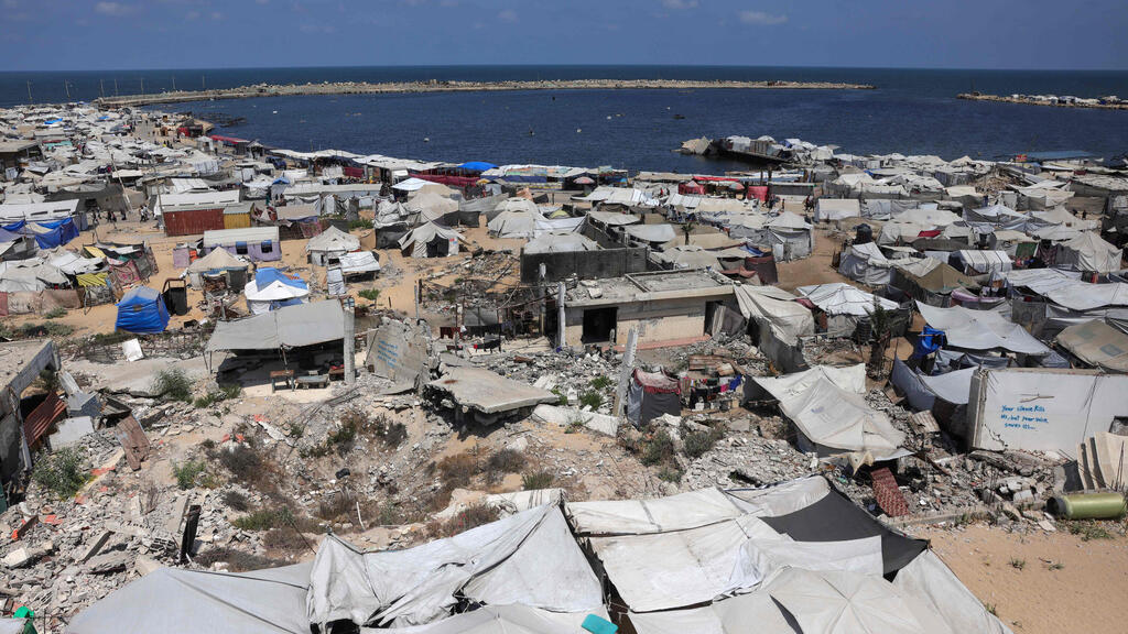 אוהלי עקורים בעזה