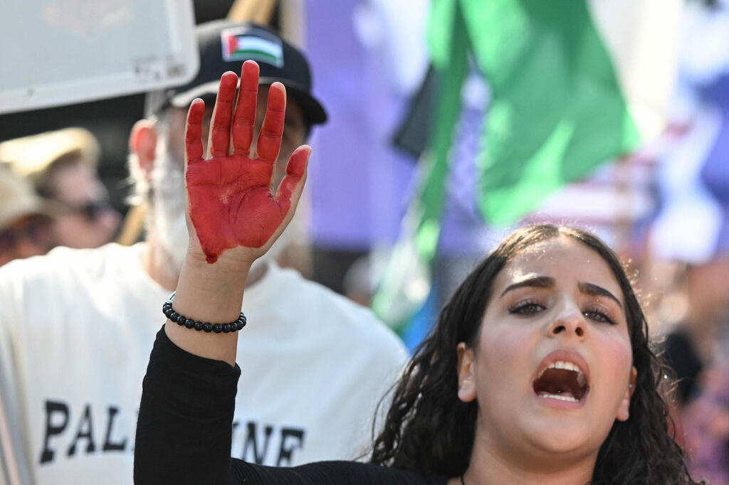 Pro-Palestinian protest in Berlin (Photo: RALF HIRSCHBERGER / AFP) הפגנה פרו פלסטינית בברלין, גרמניה