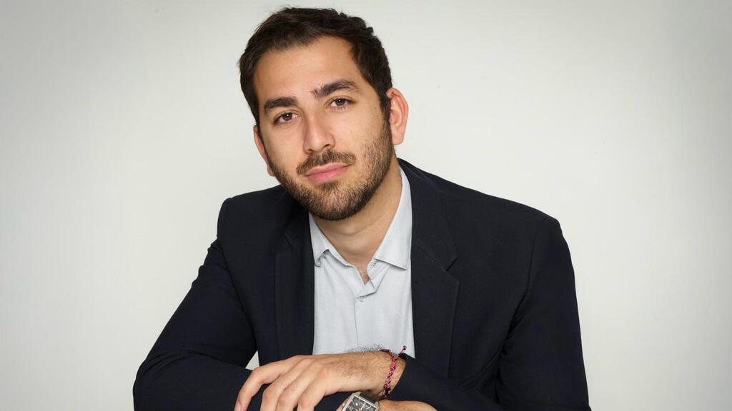 French pro-Israel activist Simon Moos (Photo: Celine Nieszawer) סימון מוס, פעיל הסברה ישראלי