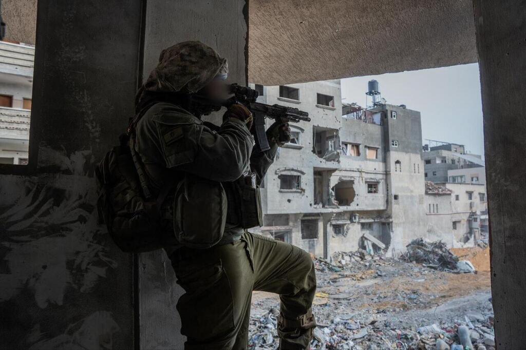 לוחמי ולוחמות יחידת חילוץ והצלה של פיקוד העורף ברצועת עזה