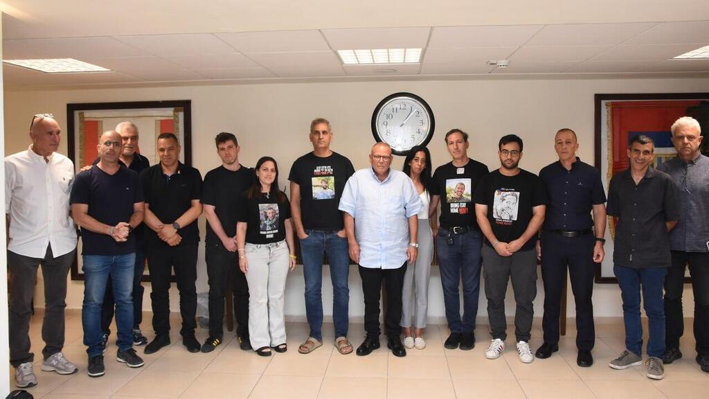 פגישתם של יו"ר ההסתדרות, המגזר העסקי ומשפחות החטופים