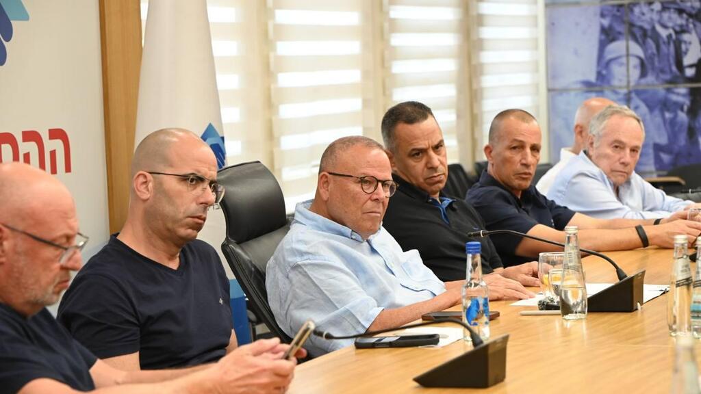 פגישתם של יו"ר ההסתדרות, המגזר העסקי ומשפחות החטופים