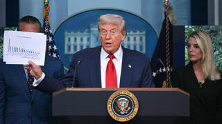 טראמפ במסיבת עיתונאים בוושינגטון