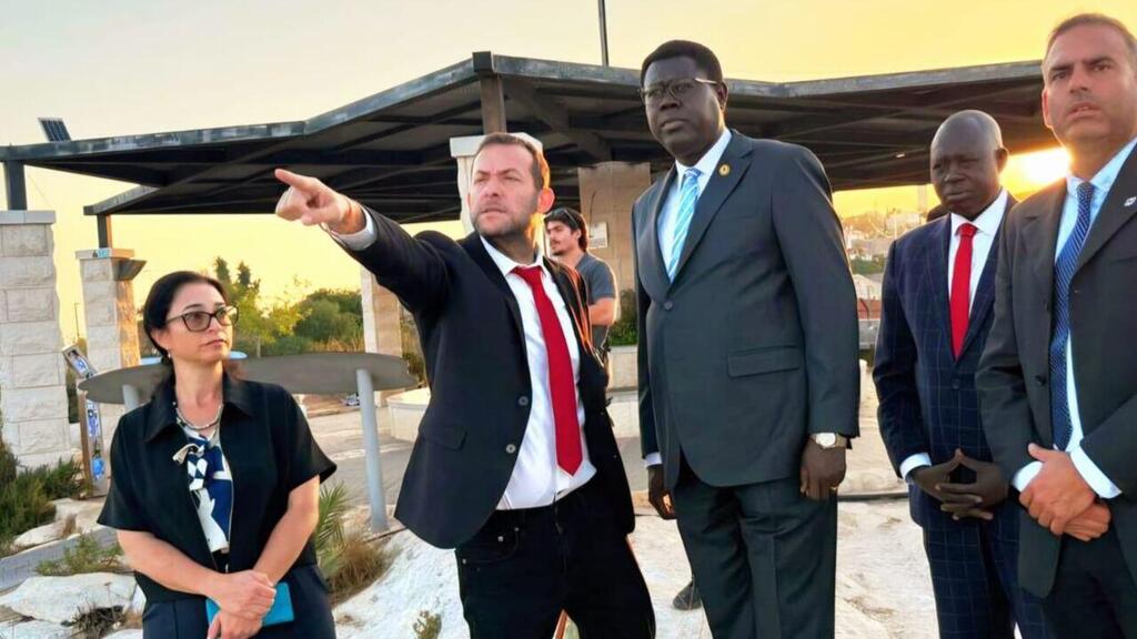 South Sudan's Foreign Minister, Munday Samaya Kumba, visits Samaria on August 12, 2025 שר החוץ של דרום סודן, מונדיי סאמאייה קומבה, בביקור בשומרון