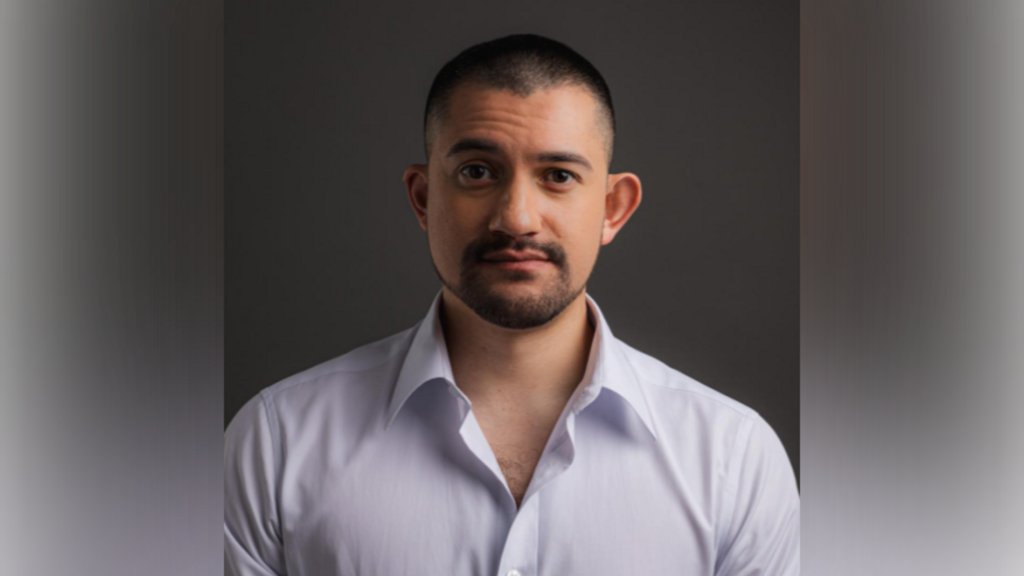 ספנסר הואנג. כרגע מסתפק בתפקיד ניהול מוצר