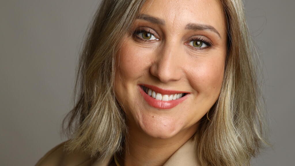 No one can tell it's a wig. Chaya Brongman (Photo: Seli Ben Ari) חיה ברונפמן