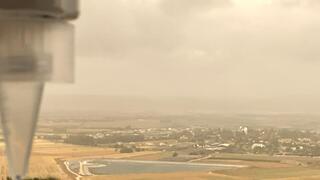 תחנת המחקר על גג אחד הבניינים בטכניון בזמן סופת אבק