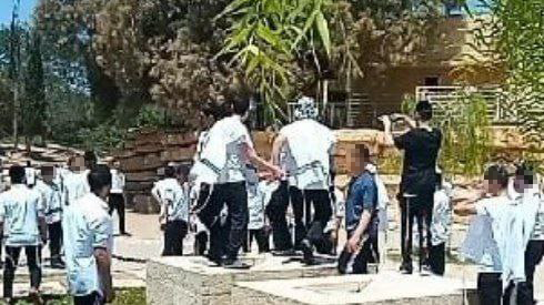 רוקדים על קברו של בן גוריון