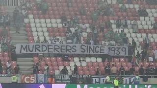 השלט של אוהדי מכבי חיפה נגד ראקוב