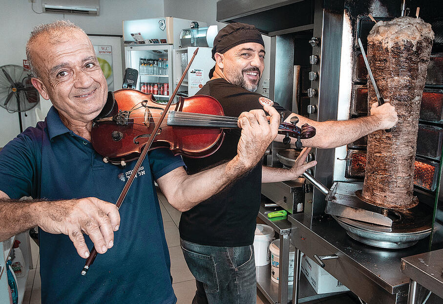 Shawarma Al Amal (Photo: Gil Nechushtan) yk14473737