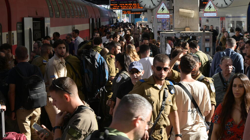 אי סדרים ועומס בתחנת סבידור מרכז בשל יום העצירה והמחאות למען החטופים