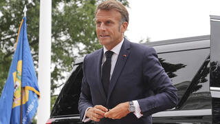 נשיא צרפת מקרון מגיע ל הבית הלבן לקראת פסגה טראמפ זלנסקי