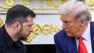 בין הפטיש הרוסי לטראמפ הקפריזי : הדילמה של זלנסקי