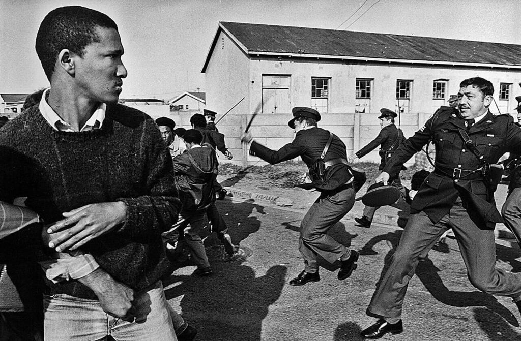 אפרטהייד בדרום-אפריקה, 1985