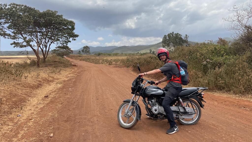 Photo: Uri Liron מקיף את הקילימנגרו