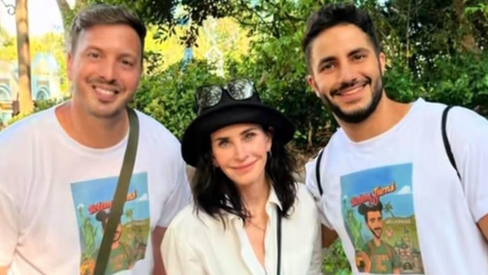 עידו פרמון רותם קסטרו פוגשים את קורטני קוקס בדיסנילד