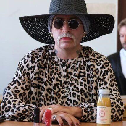 גרמניה ניאו נאצי מזדהה כאישה וירצה עונש מאסר בכלא לנשים