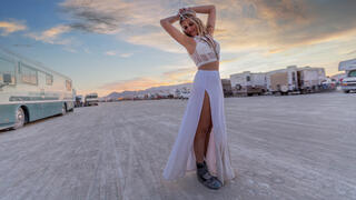 מיקה גורביץ' בברנינג מן