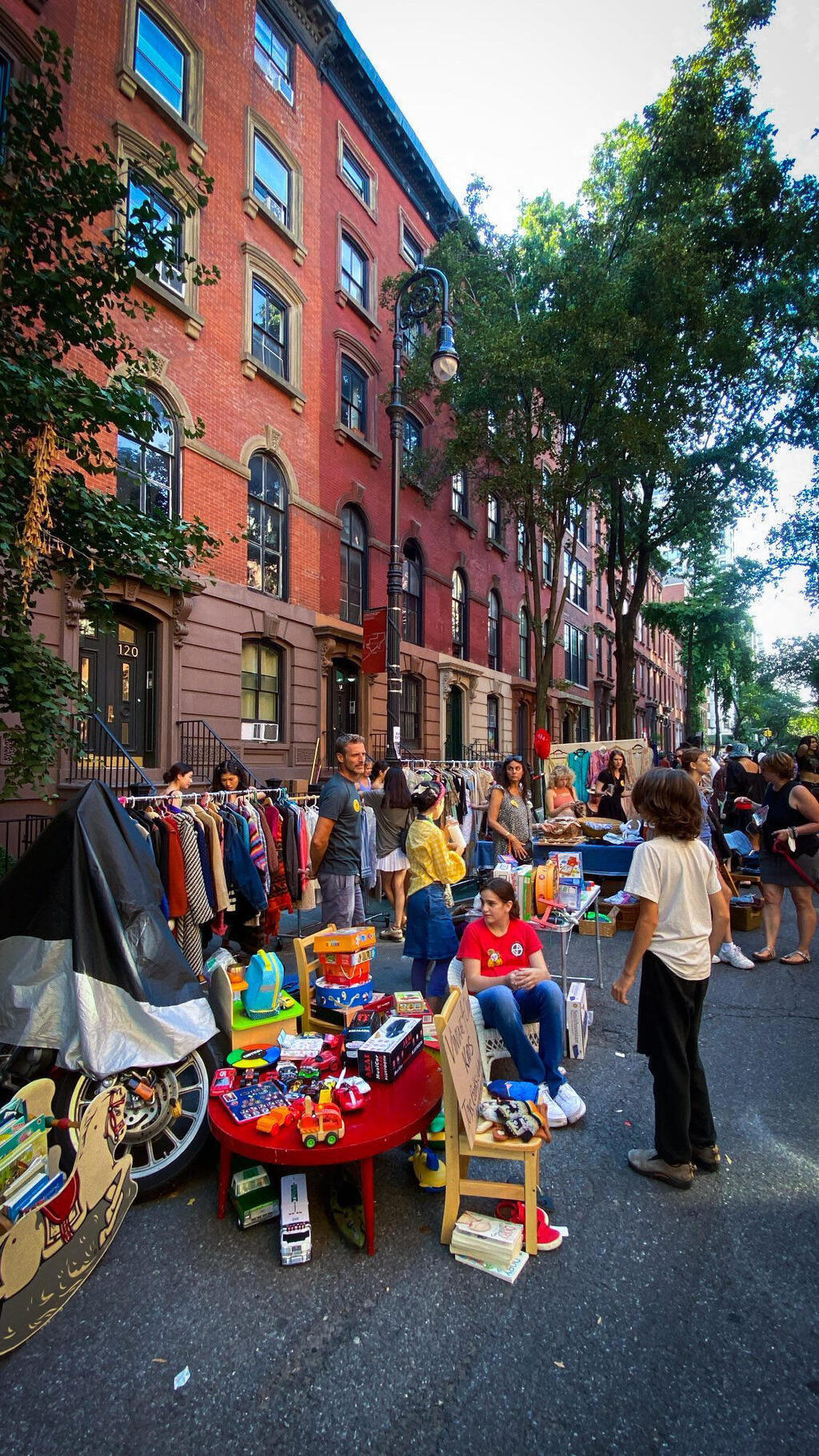 garage sale בשכונת האיסט וילג ניו יורק